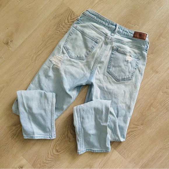 Hollister High Rise Mom Jeans - Picture 3 of 5